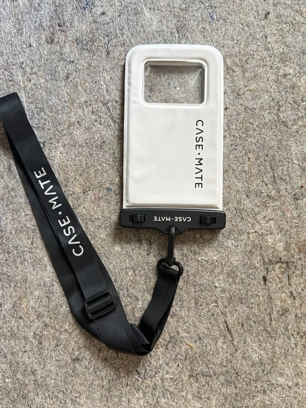 Case-Mate Waterproof Floating Phone Case Pouch Black White